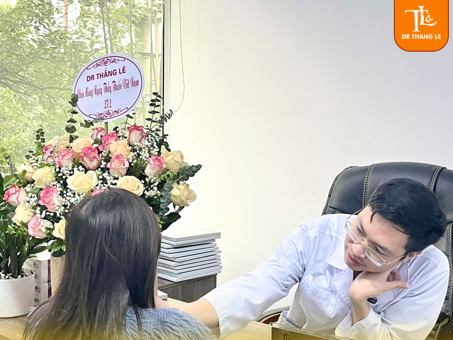 Thạc sĩ - Bác sĩ Thắng Lê trực tiếp tư vấn về phương pháp nâng cung chân mày cho chị em